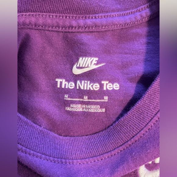 Nike Womens Purple T-Shirt. - Picture 4 of 4